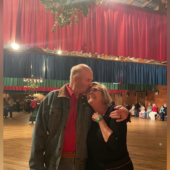 Bethro687’s Closet  Posh Ambassador ll             Posh Party Co Host - Picture 2 of 7